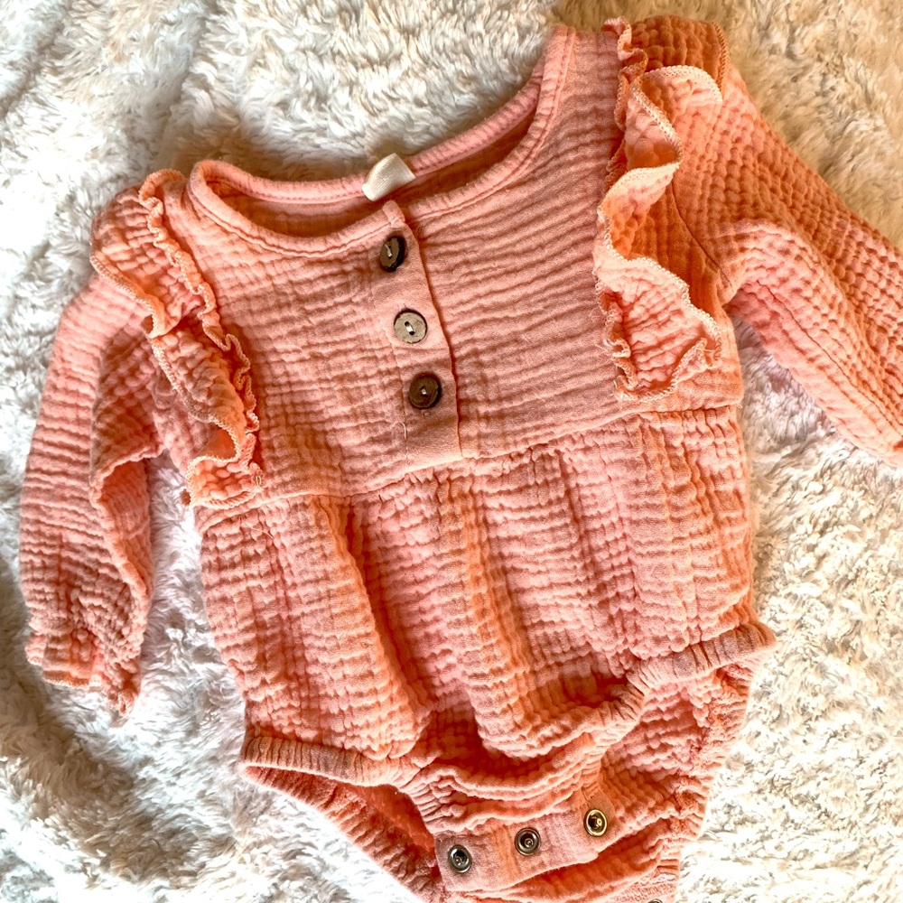 Long sleeve ruffle jumpsuit in pink